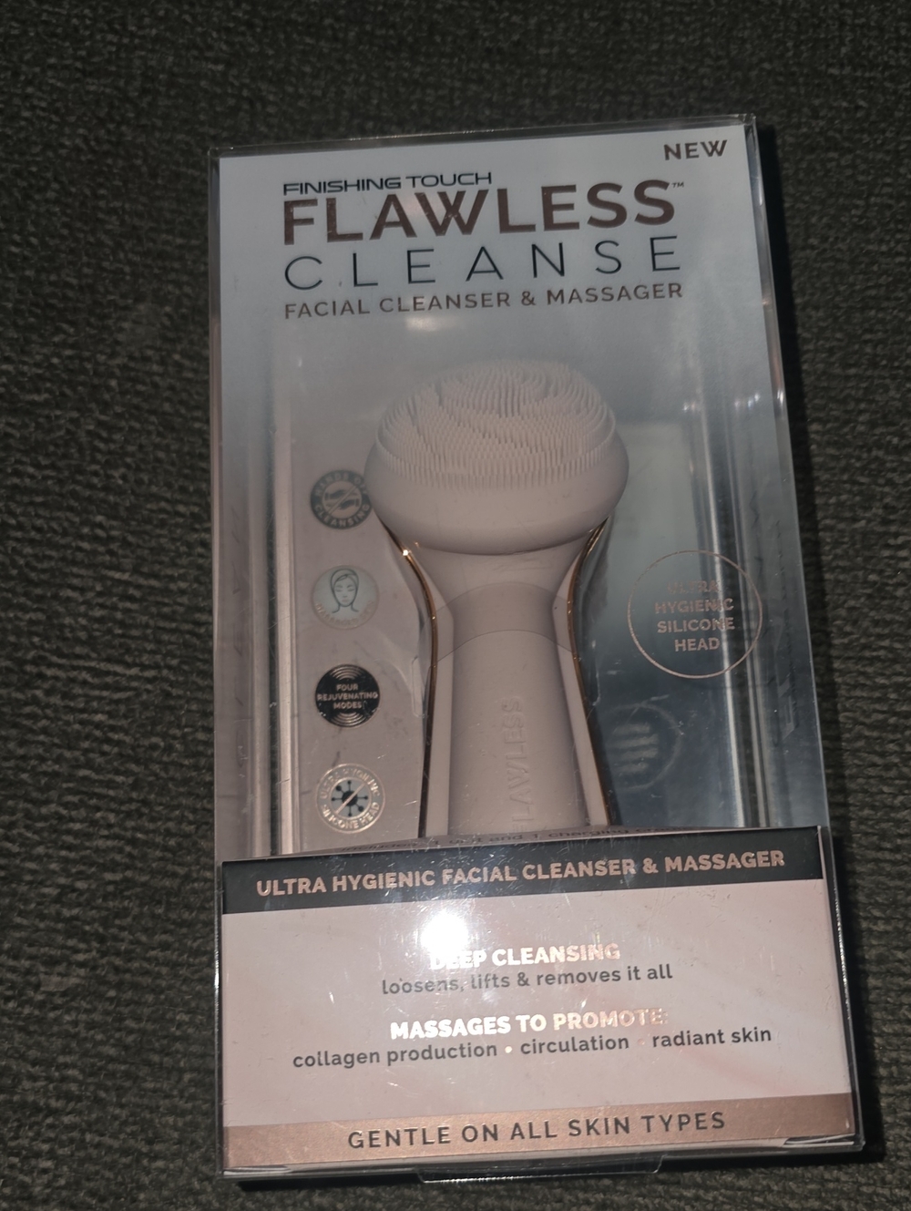 Flawless Cleanse Facial Cleanser & Massager in Cream